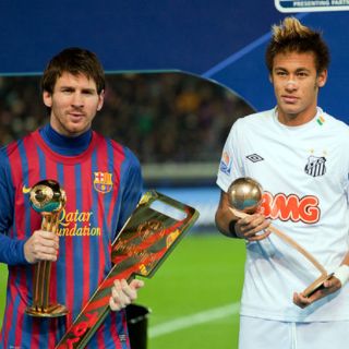 Con Neymar, tendría que salir Messi: Cruyff