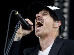 Kiedis, el cantante del grupo estadunidense Red Hot Chili Peppers, comentó al final de la confusión: ''Amo a los Stones''. ARCHIVO /