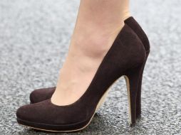 Acudir a cualquier lugar con los zapatos limpios siempre será una señal de profesionalismo y aseo. ARCHIVO /