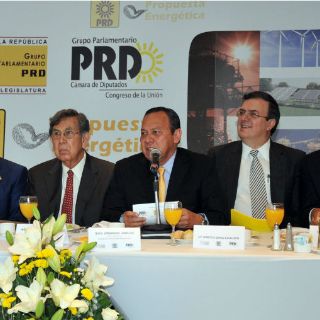 El PRD se opone a modificar la Constitución para reformar Pemex