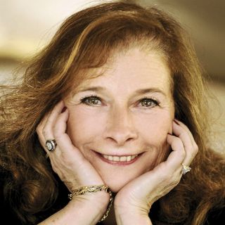 Las mujeres disfrutamos más con el género histórico: Alexandra Lapierre