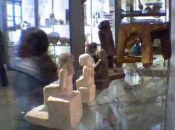 La estatua giratoria ha despertado opiniones encontradas sobre la causa de su movimiento. ESPECIAL /