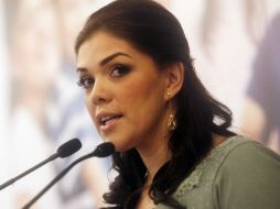 Arriaga de Sandoval recomendó a los padres de familia estar cerca y en constante comunicación con sus hijos. ARCHIVO /