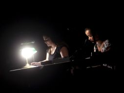 Aquellos que trabajaron en habitación con menos luz resolvieron más problemas que los que lo hicieron bajo luz brillante. ARCHIVO /