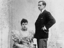 Dinastía. El tercer don Francisco Martínez Negrete y Cortina, aquí con su esposa Ana Palomar y Corcuera.  /