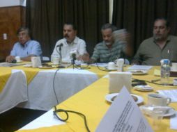 Los dirigentes dicen que no están enterados de la reunión que la SNTE sostendrá con diputados en julio.  /