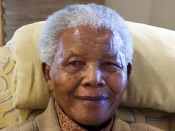Mandela recibe respiración asistida, informan familiares del ícono mundial contra el ''apartheid''. AFP /