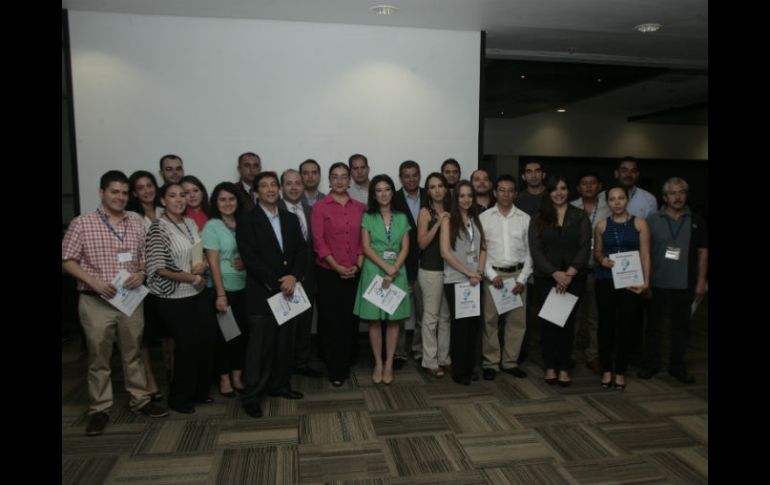 El equipo de HP que colabora en el proyecto de celdas solares.  /