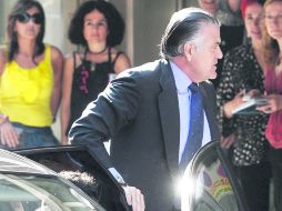 Traslado. La Guardia Civil transporta al ex tesorero del PP, Luis Bárcenas, a la cárcel de Soto de Real. EFE /