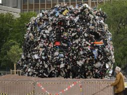 El grave impacto de tirar la basura al suelo, incluso en ciudades consideradas limpias, un 85 por ciento corresponde a la vía pública. ARCHIVO /