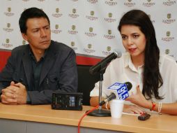 Alfredo Hidalgo y Laura Haro anuncian este día el inicio de los trabajos de reforestación del bosque también llamado Colomos III. ESPECIAL /