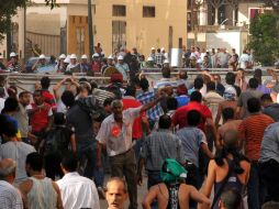 Partidarios y opositores de Mohamed Mursi se enfrentan en varias ciudades de Egipto. AFP /