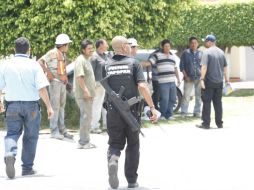 Las autoridades acuden al lugar del accidente para realizar las investigaciones pertinentes.  /