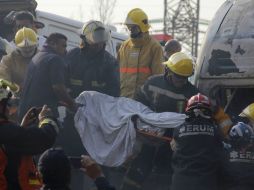 La explosión de la pipa en Xalostoc deja un total de 27 muertos y decenas de heridos. ARCHIVO /