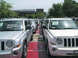 Entre los automóviles subastados ayer se encontraban varias camionetas de lujo que pertenecieron a funcionarios estatales. EL INFORMADOR /