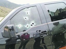 La camioneta de la candidata a diputada local sufrió varios impactos de bala en ambos lados. NTX /