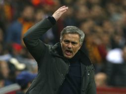 Un piquete en el ojo y un posterior golpe en la nuca han desatado el escándalo de Mourinho. ARCHIVO /