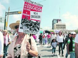 Alrededor de 200 personas participaron en la marcha. EL INFORMADOR /