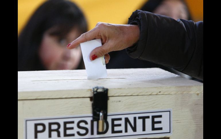 Es la primera vez que en Chile se hace una votación para elegir a los candidatos de las dos principales coaliciones. EFE /