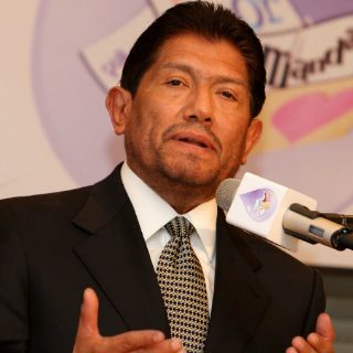 Famosos dan pésame a Osorio por muerte de su hijo