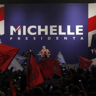Primer cómputo da triunfo a Bachelet
