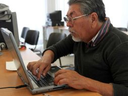 Actualmente, los escribanos son solicitados para redactar documentos y cartas oficiales (en computadora si así se los piden). ARCHIVO /