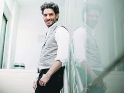 Erick afirma que la disciplina adquirida en el teatro le brindó herramientas para equilibrar su trabajo en televisión. EL INFORMADOR /