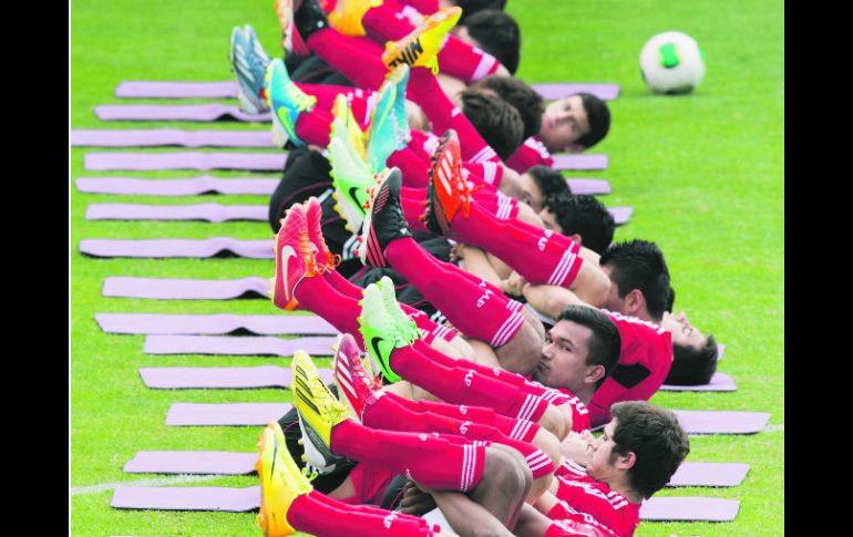 Los tricolores Sub-20 cerraron ayer su preparación para el cotejo de hoy en Estambul. AP /