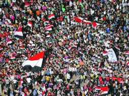 Ciudadanos protestan contra el presidente egipcio, Mohamed Morsi, en la plaza Tahrir de El Cairo. EFE /