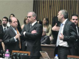 En la sesión celebrada ayer, en donde se guardó un minuto de silencio a las víctimas del proceso electoral. NTX /