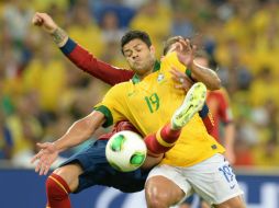 El jugador de 26 años de edad sufre constantes ataques racistas por parte de la afición rusa. AP /