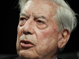 Mario Vargas Llosa confió el jueves en que el ex analista del espionaje estadounidense Edward Snowden no se refugie en América Latina. EFE /