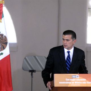 El IFAI inaugura auditorio en memoria de Alonso Lujambio