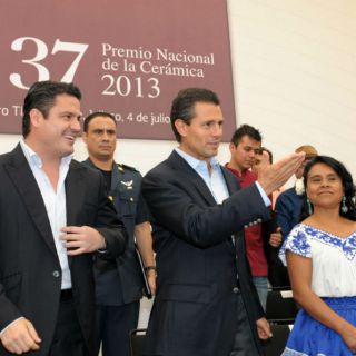 Peña Nieto se compromete a impulsar a artesanos