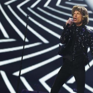 Subastan cabello de Jagger en seis mil dólares