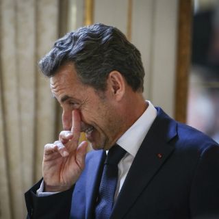 Sarkozy renuncia al Consejo Constitucional de Francia