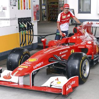 Alonso no probará llantas Pirelli