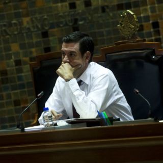 Posponen, otra vez, presentar denuncia por contratación de empresa SAE