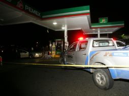 En 2012 se reportaron 106 robos contra gasolineras, con saldo de 91 empleados lesionados. ARCHIVO /
