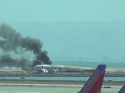 Imagen del video en YouTube que muestra el momento del accidente en el avión. ESPECIAL /