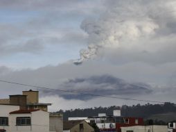 La alerta volcánica por la actividad del Popocatépetl ha cambiado a amarillo fase 3. EFE /