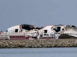 Ocho adultos y dos niños resultan heridos durante un accidente aéreo en el Aeropuerto Internacional de San Francisco. EFE /