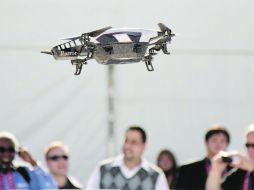 Demostración. Los drones cuestan pocos miles de dólares y hay modelos que pesan menos de un kilogramo. ESPECIAL /