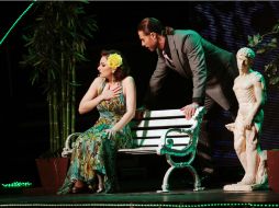 Sebastián Rulli invitó al público a recomendar la obra. ARCHIVO /