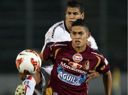 Además de Peláez, la directiva del cuadro colombiano tambien oficializa el traspaso. ESPECIAL /