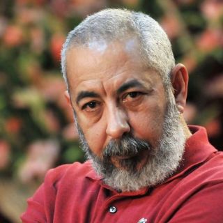 Hay que romper límites en novela negra y hacer más literatura: Padura