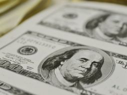 El precio del dólar retrocede 15 centavos respecto al nivel previo. ARCHIVO /