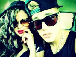 Las personas cercanas a Selena Gómez consideran que Justin Bieber no es la persona adecuada para ella. ESPECIAL /