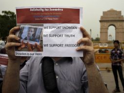 Personas alrededor del mundo han manifestado su apoyo al estadounidense y exigido que no sea juzgado. ARCHIVO /