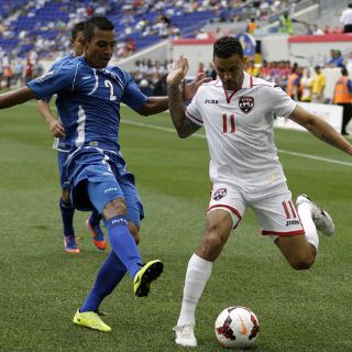 El Salvador y T y T dan buen partido